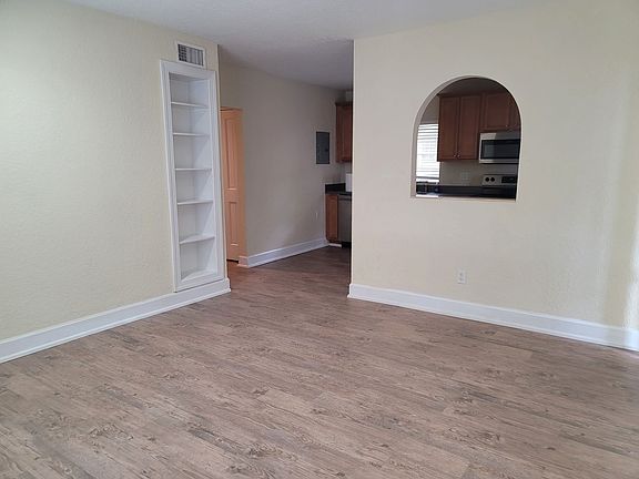 5th image of 209 S New Jersey Ave APT 1