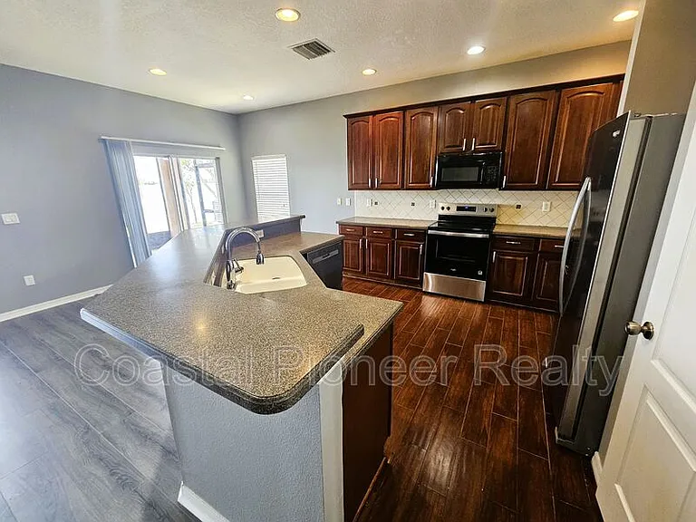 1824 Mira Lago Cir — Photo 9