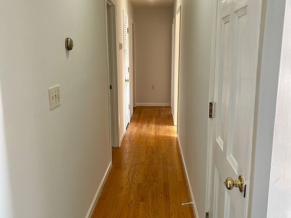Hallway to the bedrooms