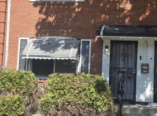8457 S Bennett Ave, Chicago, IL 60617