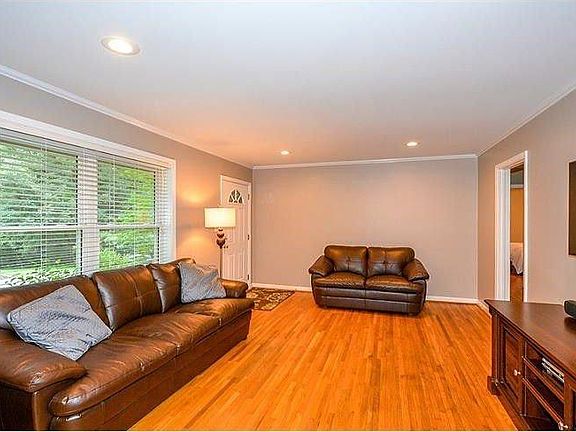 Plenty of space to stretch in Living Room