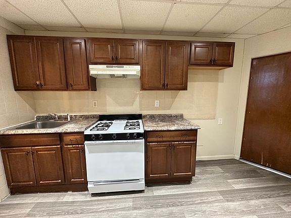 5th image of 818 22nd St APT 1