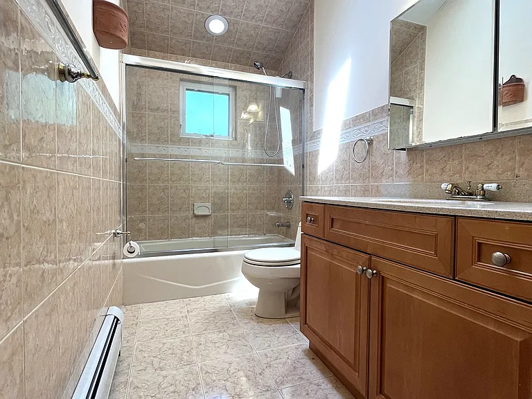 183 Martin Ave — Photo 9
