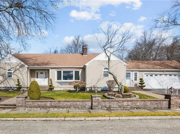 2 Millard Ave, North Providence, RI 02911