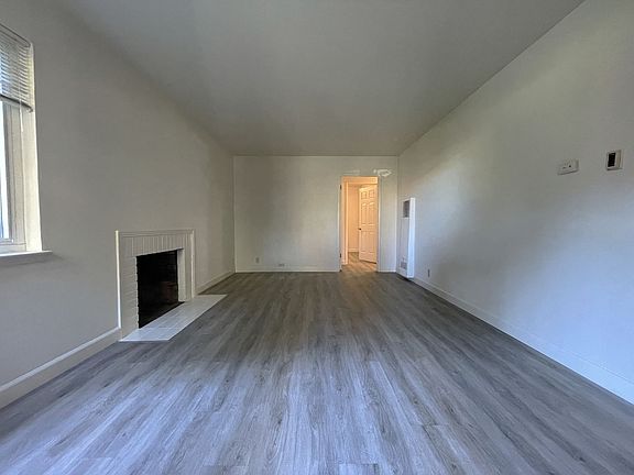 4th image of 475 Dover Way #3