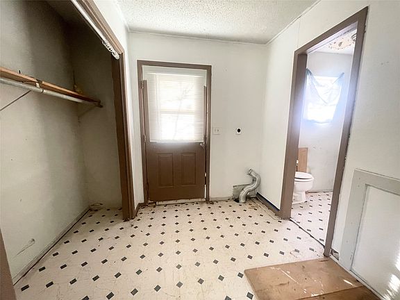 5th image of 863 4th St SW