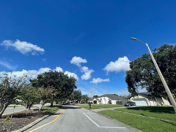 5th image of 8110 Country Run Pkwy