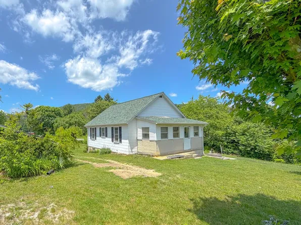 960 Ivanhoe Rd, Max Meadows, VA 24360