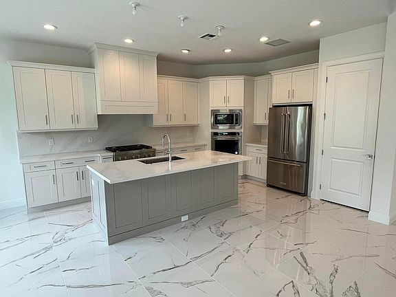 4th image of 9248 Crestview Circle
