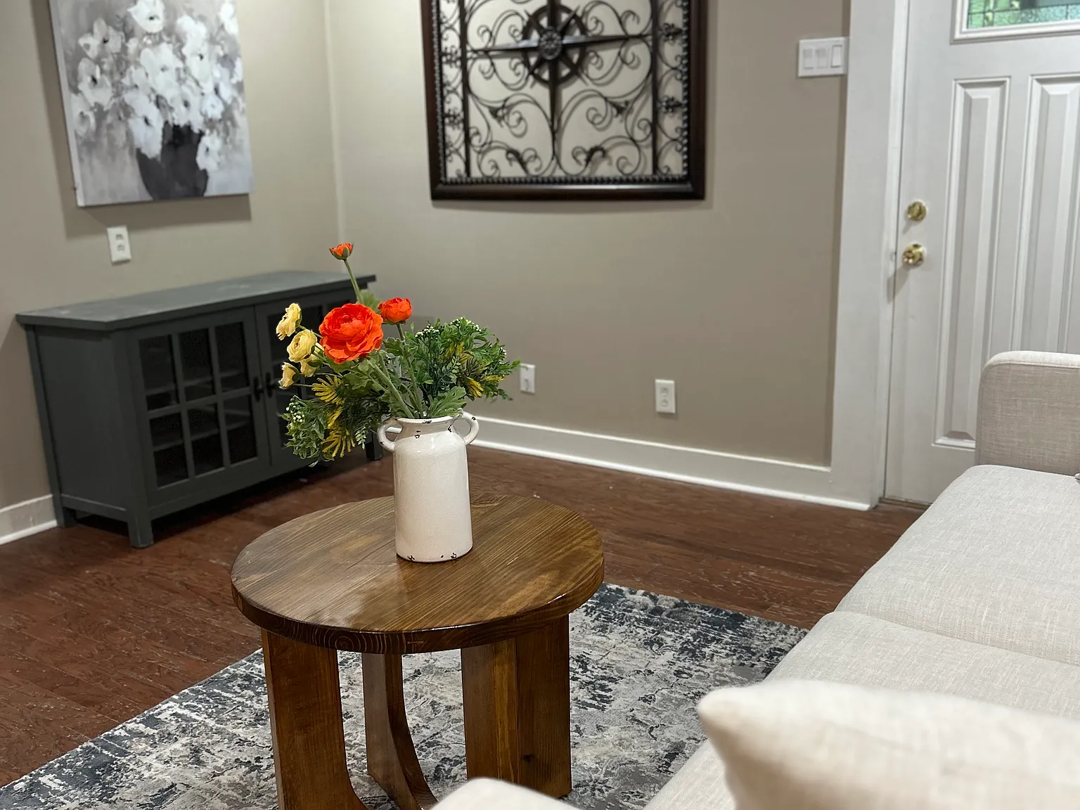2 bed, 652 sqft, $1,000 — Photo 2