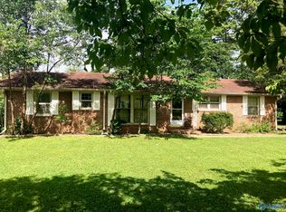 6208 Stratford Ct NW, Huntsville, AL 35806