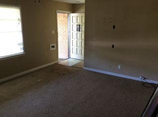 820 Sandell Dr, White Settlement, TX 76108