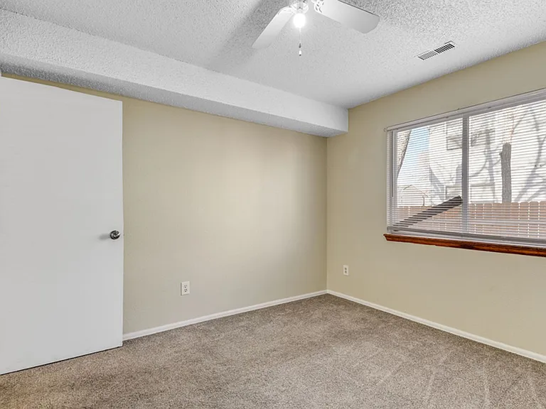 1168 Mazatlan Cir #D — Photo 11