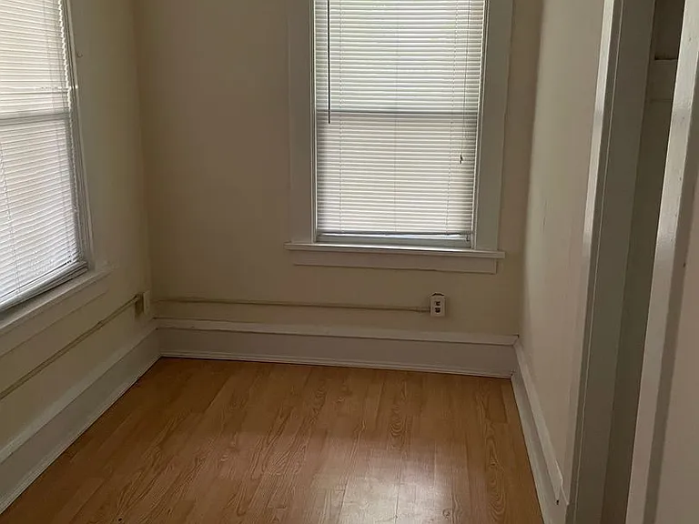 712 W Illinois St — Photo 6