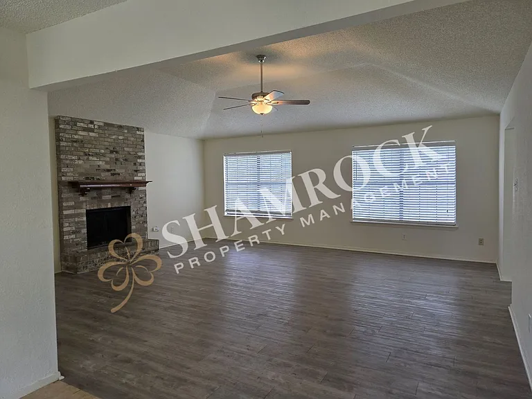 10709 Apache Dr — Photo 4