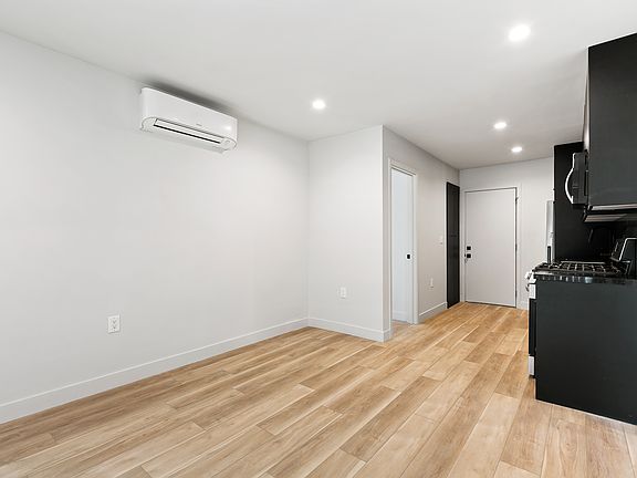 2nd image of 231 Lucas Ave APT 1