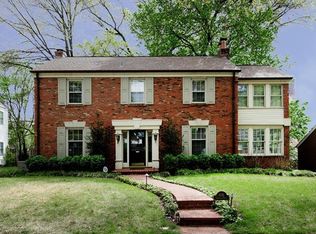 8016 Seminole Dr, Saint Louis, MO 63105