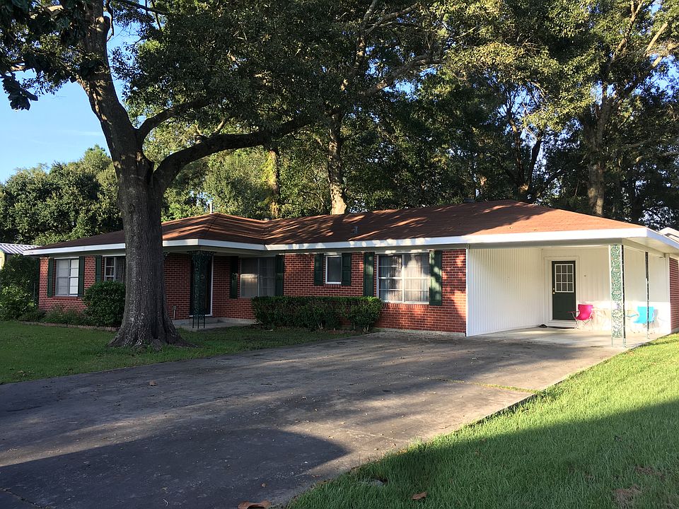 1st image of 806 Roberta Dr