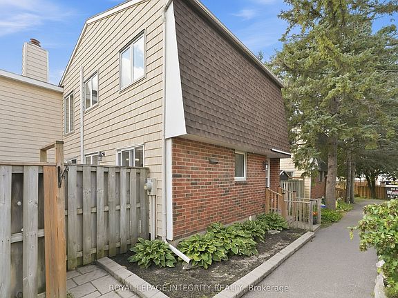 3rd image of 248 Salter Cres