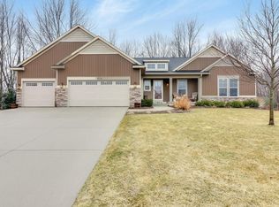 15518 Sweetbriar Dr, Grand Haven, MI 49417