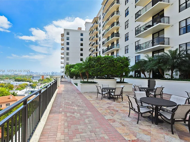 888 S Douglas Rd #910 — Photo 27