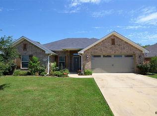 417 Harrell Dr, Chandler, TX 75758