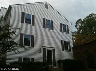 1067 Temple Ct, Sterling, VA 20164