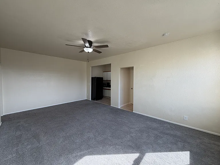 19th Street Apartments — Photo 3