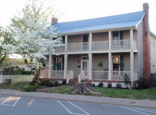 112 S Main St, Dickson, TN 37055
