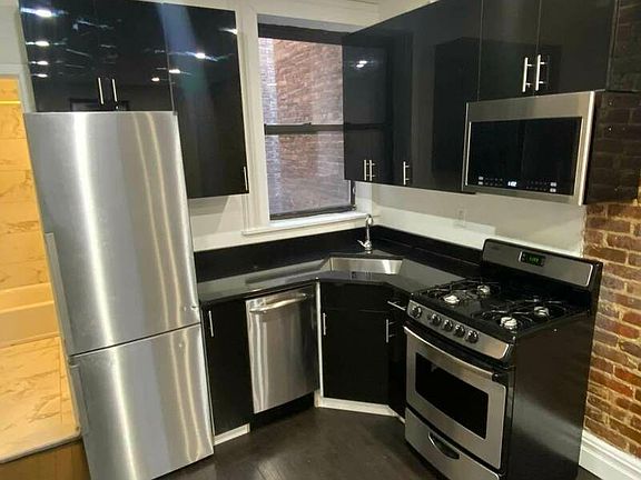 2nd image of 108 E 97th St #3RR