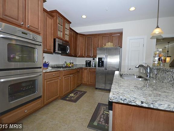 5th image of 242 Urban Ave #242
