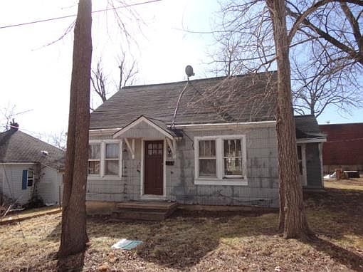 1st image of 203 E 1st St