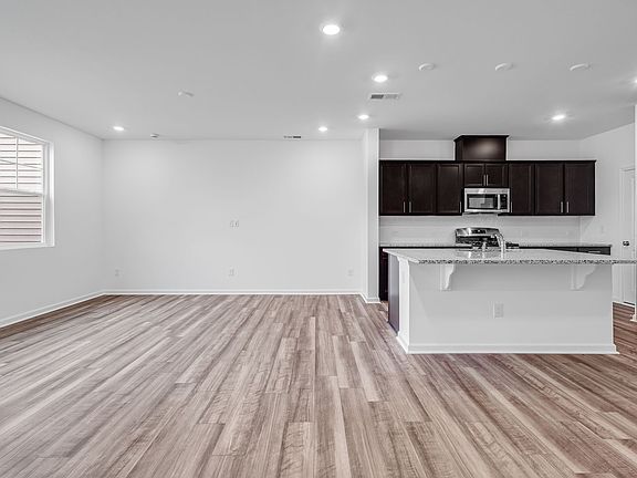 Everlee Carson II QMI 237 Kitchen 1of7