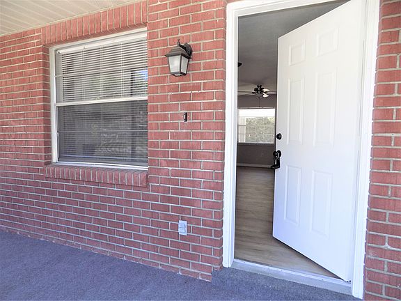 4th image of 2842 NE 18th Ct