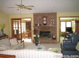 3026 Fairway Oaks Dr, Dekalb, IL 60115