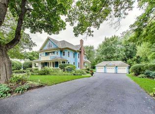 238 Lake St, Libertyville, IL 60048
