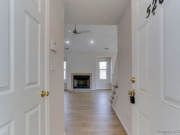 4th image of 520 Mary Robert Ln #201