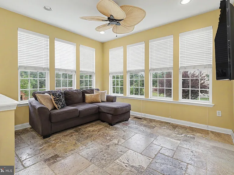 228 Leffler Cir — Photo 29
