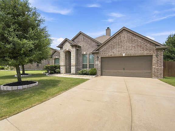 2nd image of 205 Canterbury Ct