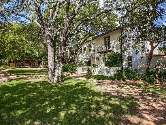 3rd image of 233 Park Hill Dr