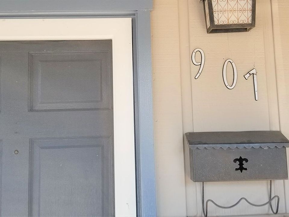 1st image of 907 E 4th Pl