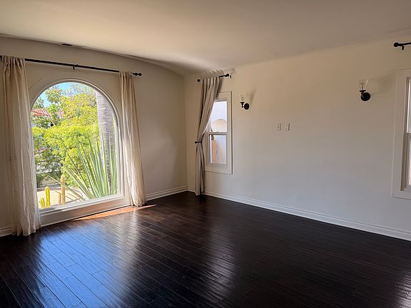 4th image of 440 N Alta Vista Blvd