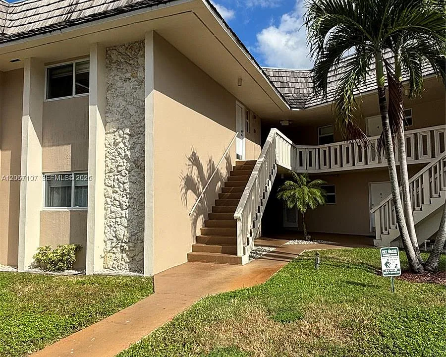 7470 Miami Lakes Dr #B208