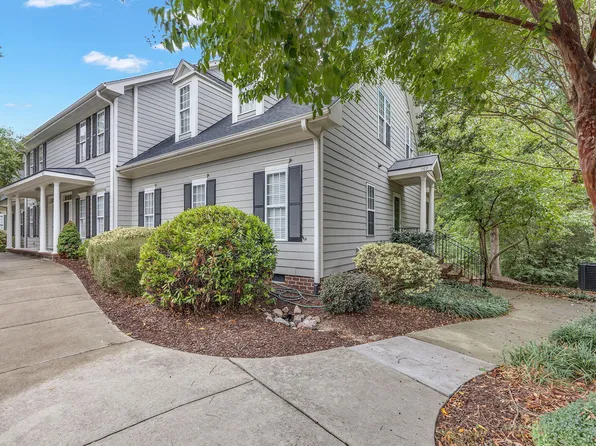 762 Parkside Townes Ct, Wake Forest, NC 27587