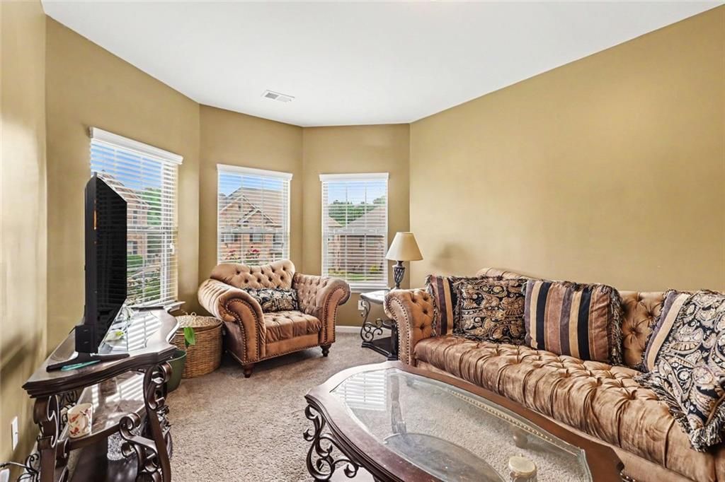 605 Stream Ct, Fairburn, GA - View 2