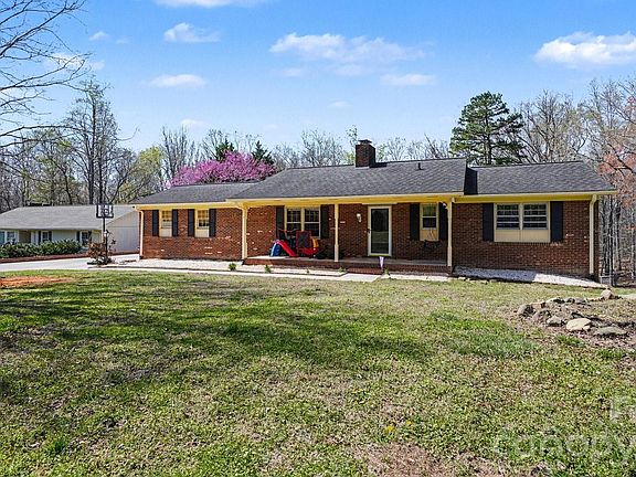 3rd image of 244 Pine Valley Rd