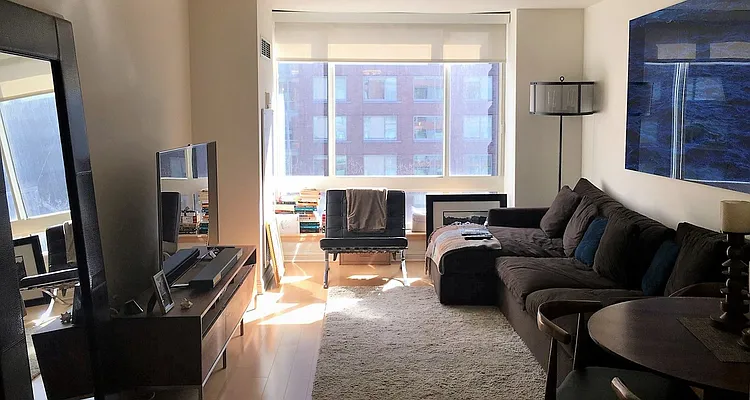 Rented by VOR Analytics LLC | media 4