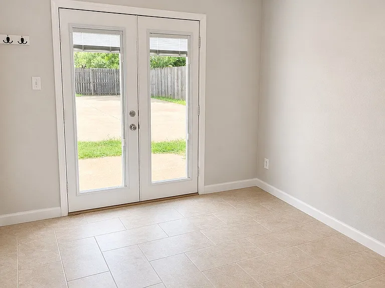 2438 Pintail Loop — Photo 4