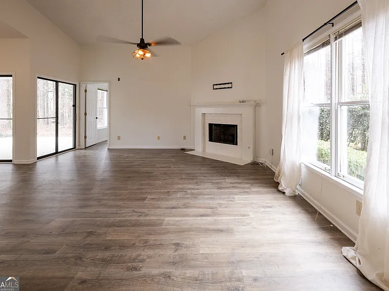 112 Glendale Dr — Photo 27
