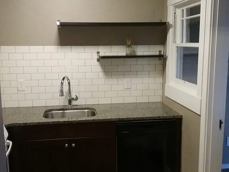 500 Hillkress Ave — Photo 8